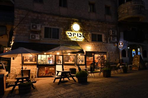 Restaurante, צימר רבי מאיר in Ma'ale Kena'an Restaurante, צימר רבי מאיר in Ma'ale Kena'an