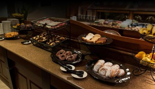 餐飲選擇, 伊登度假村及套房 - 最佳西方頂級精選酒店 (Eden Resort & Suites - Best Western Premier Collection) in 蘭卡斯特市中心 餐飲選擇, 伊登度假村及套房 - 最佳西方頂級精選酒店 (Eden Resort & Suites - Best Western Premier Collection) in 蘭卡斯特市中心