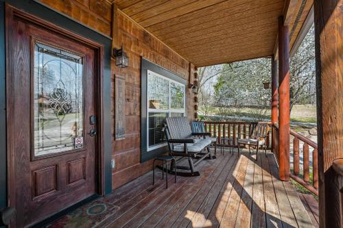 Deer Run - A Peaceful cabin hideaway in Livingston (TN) Deer Run - A Peaceful cabin hideaway in Livingston (TN)