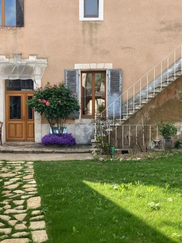 Sur les Ailes du Papillon-La Suite in Saint-Sauveur-en-Puisaye Sur les Ailes du Papillon-La Suite in Saint-Sauveur-en-Puisaye