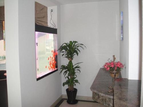 This photo about Elan Hotel Ningbo Bus Center shared on HyHotel.com