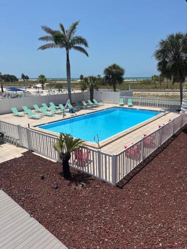 Swimming pool, Arvilla Resort in Treasure Island (FL) Swimming pool, Arvilla Resort in Treasure Island (FL)