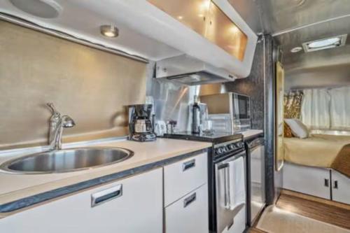 Airstream DeLuxx - LUXX Glamping Taos NM in Ranchos De Taos Airstream DeLuxx - LUXX Glamping Taos NM in Ranchos De Taos