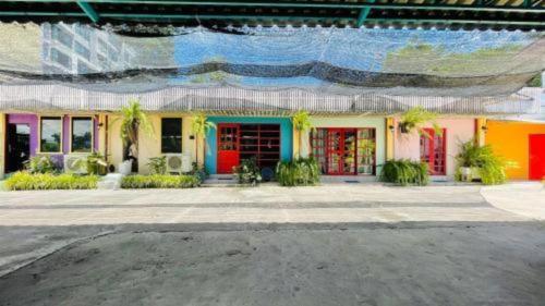 Super Hostel near Central Plaza Chaengwattana Super Hostel near Central Plaza Chaengwattana