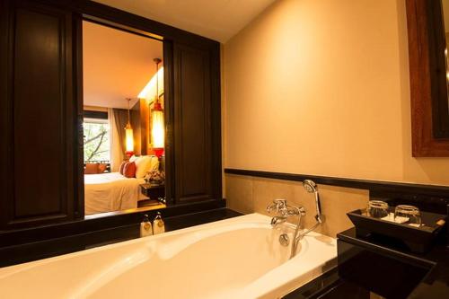 Bathroom, Siripanna Villa Resort & Spa Chiangmai in Charoenmueng Bathroom, Siripanna Villa Resort & Spa Chiangmai in Charoenmueng