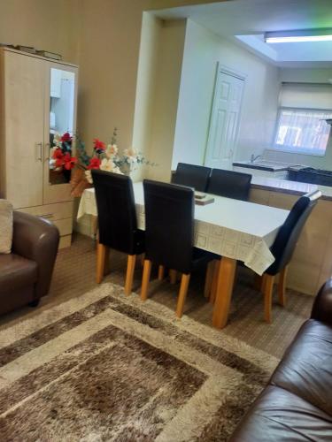 Apartment, Female and Children only in Other Apartment, Female and Children only in Other