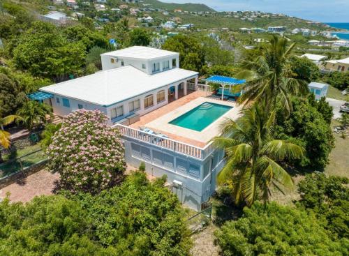 Басейн, Villa Spinoza- Lux Pool, Garden, Retreat & Beach in Guana Bay Басейн, Villa Spinoza- Lux Pool, Garden, Retreat & Beach in Guana Bay