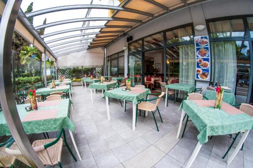 Étterem, Hotel Primo in Riva Del Garda Étterem, Hotel Primo in Riva Del Garda