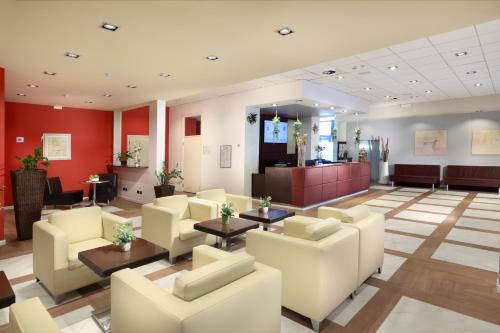 ردهة, توسكاني إن (Tuscany Inn) in Montecatini-Terme ردهة, توسكاني إن (Tuscany Inn) in Montecatini-Terme