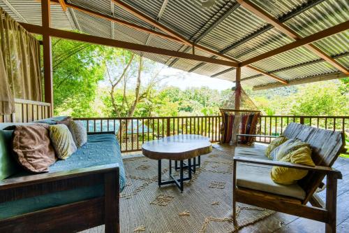 Bamboo River House and Hotel in 多米尼卡爾 Bamboo River House and Hotel in 多米尼卡爾