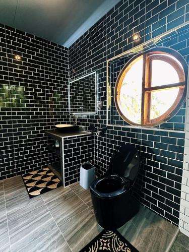 Bathroom, Palm Dance Seaview with jacuzzi in June Juea Bay Bathroom, Palm Dance Seaview with jacuzzi in June Juea Bay