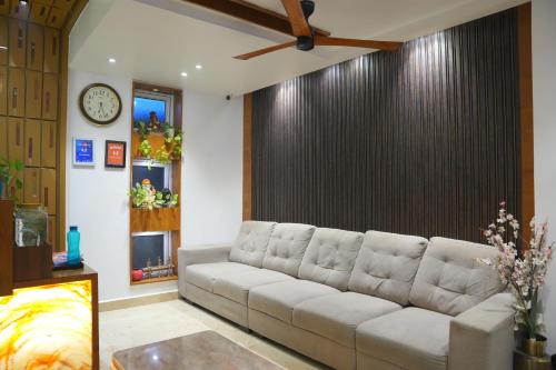 Előcsarnok, KVP GOLDEN INN in Tirupati Előcsarnok, KVP GOLDEN INN in Tirupati