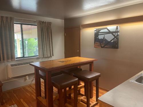 Παροχές, Rocker Inn in Μπουτ(Μοντάνα) Παροχές, Rocker Inn in Μπουτ(Μοντάνα)