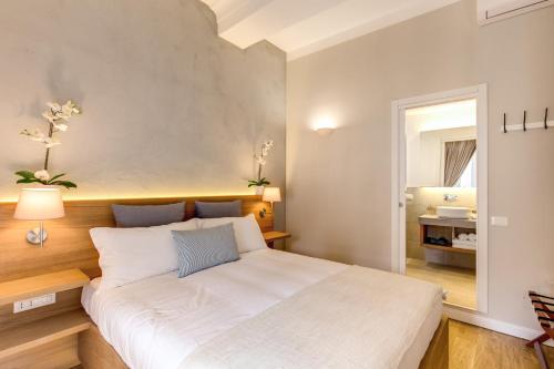 This photo about The Spanish Suite Campo de' Fiori shared on HyHotel.com