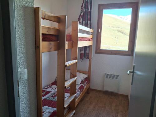 Saint-Francois-Longchamp, T3 confortable, 6 pers, proche pistes - FR-1-807-120 in Montgellafrey Saint-Francois-Longchamp, T3 confortable, 6 pers, proche pistes - FR-1-807-120 in Montgellafrey