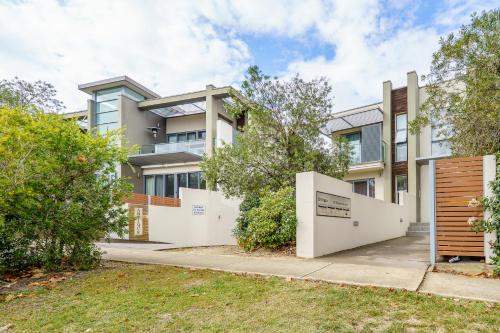 外観, Modern Stay in Campbell Near Canberra Centre - Hosted by Canstay near オーストラリアン・アーミー・メモリアル 外観, Modern Stay in Campbell Near Canberra Centre - Hosted by Canstay near オーストラリアン・アーミー・メモリアル