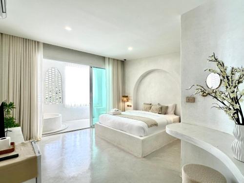 Evelia Kohsamed in Ao Phai Evelia Kohsamed in Ao Phai