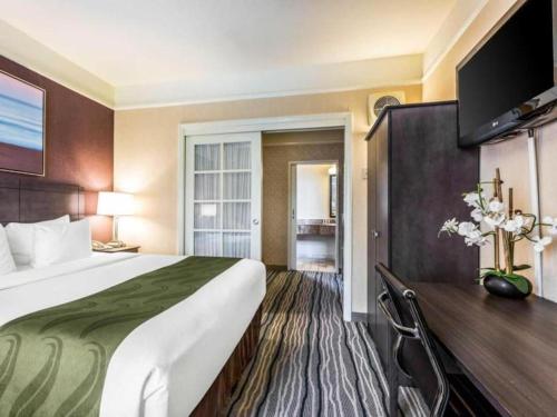 Ramada Suites by Wyndham San Diego in Mission Valley East Ramada Suites by Wyndham San Diego in Mission Valley East