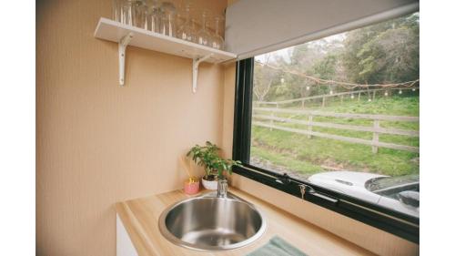 ห้องครัว, Rose Hill by Tiny Away in เนียริมใต้ ห้องครัว, Rose Hill by Tiny Away in เนียริมใต้