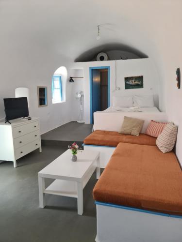 Kamaraki Aroniadika in Aroniadika Kamaraki Aroniadika in Aroniadika