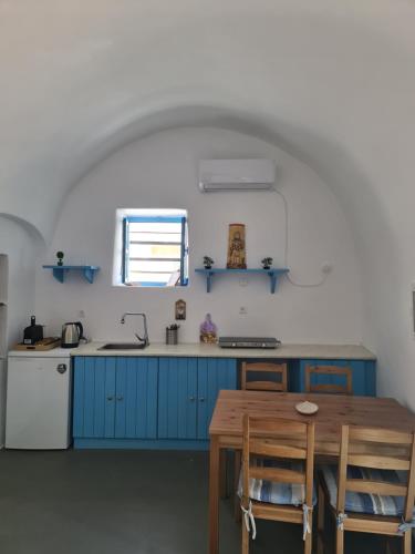 Kamaraki Aroniadika in Aroniadika Kamaraki Aroniadika in Aroniadika