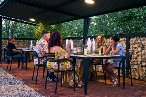 Restaurante, Etosha Omusati Lodge in Outjo Restaurante, Etosha Omusati Lodge in Outjo