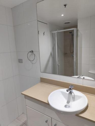 Luxury unit near to Sydney CBD and Airport 2b2b1p in Zetland Luxury unit near to Sydney CBD and Airport 2b2b1p in Zetland