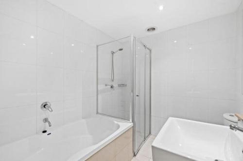 Luxury unit near to Sydney CBD and Airport 2b2b1p in Zetland Luxury unit near to Sydney CBD and Airport 2b2b1p in Zetland