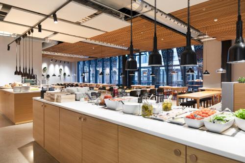 Étterem, Heymo 1 by Sokos Hotels in Espoo Étterem, Heymo 1 by Sokos Hotels in Espoo