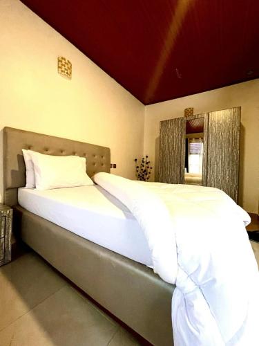 Nyagasambu Realm Beach Resort in Rwesero Nyagasambu Realm Beach Resort in Rwesero