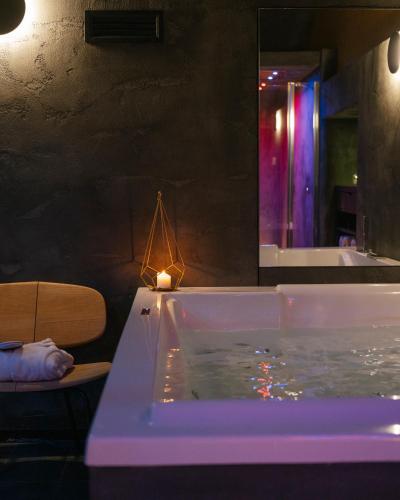 Spa, De Bonart Naples, Curio Collection by Hilton in Vittorio Emanuele Spa, De Bonart Naples, Curio Collection by Hilton in Vittorio Emanuele