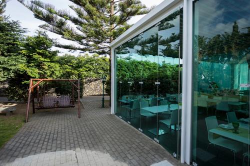 ห้องอาหาร, กิงตา ซานตา บาร์บารา ตูริสติก เฮาส์ (Quinta Santa Barbara Turistic Houses) in ปอนตา เดลกาดา ห้องอาหาร, กิงตา ซานตา บาร์บารา ตูริสติก เฮาส์ (Quinta Santa Barbara Turistic Houses) in ปอนตา เดลกาดา