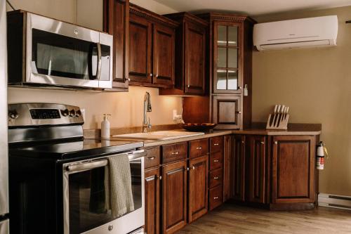 Albert's in Shelburne (NS) Albert's in Shelburne (NS)