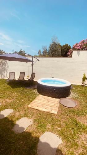 Bañera de hidromasaje, La Parenthèse Cosy Jacuzzi & Charme (La Parenthese Cosy Jacuzzi & Charme) in Aubenas Bañera de hidromasaje, La Parenthèse Cosy Jacuzzi & Charme (La Parenthese Cosy Jacuzzi & Charme) in Aubenas