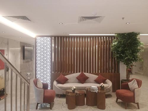Előcsarnok, Jemst Suites in Sirr Al Ghaliz Előcsarnok, Jemst Suites in Sirr Al Ghaliz