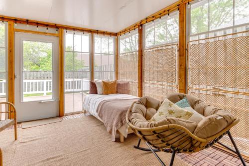 14 Mi to Dtwn Indy Family Gem with Yard in Greenwood (Indiana) 14 Mi to Dtwn Indy Family Gem with Yard in Greenwood (Indiana)