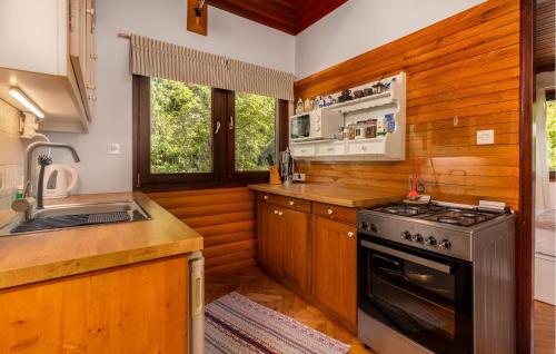 dapur, Two-Bedroom Holiday Home In Trosmarija in Trosmarija dapur, Two-Bedroom Holiday Home In Trosmarija in Trosmarija