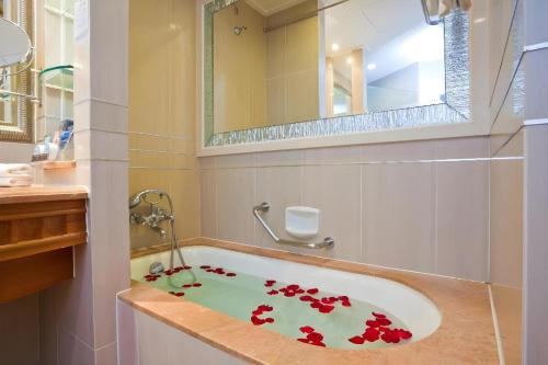 Sanya Baohong Hotel in Sanya Sanya Baohong Hotel in Sanya