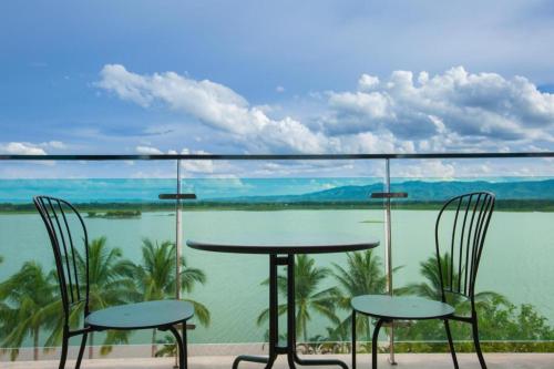 Phuglong Hotel in Phayao Phuglong Hotel in Phayao