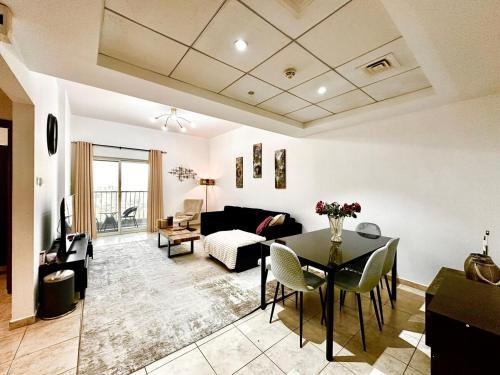 Chic 1BR with the City Views near Jumeirah Village Triangle Chic 1BR with the City Views near Jumeirah Village Triangle