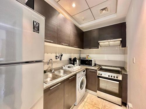 Chic 1BR with the City Views near Jumeirah Village Triangle Chic 1BR with the City Views near Jumeirah Village Triangle