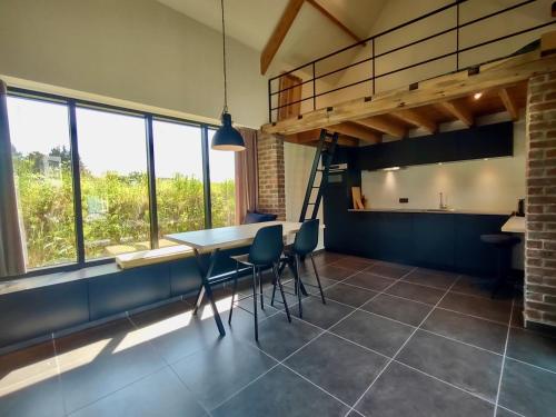 منظر, Nachtegael Poorthuis. Een ruime, lichte woning in loft stijl. in Kluisbergen منظر, Nachtegael Poorthuis. Een ruime, lichte woning in loft stijl. in Kluisbergen