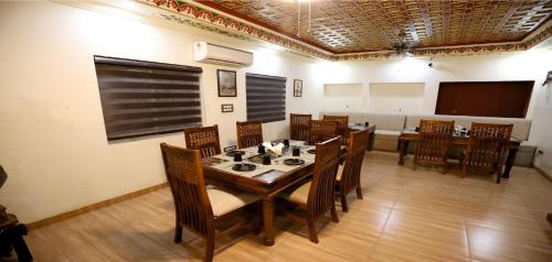 レストラン, Hotel Vijayvargiya Dhani in ラジャスターン レストラン, Hotel Vijayvargiya Dhani in ラジャスターン