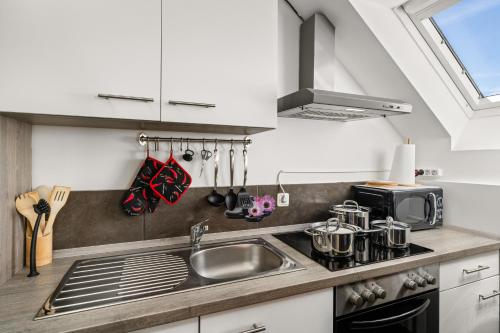 Cocina, Moderne Ferienwohnung im Herdecker Zentrum für 3 Personen-mit Balkon-Grill-Gratis Parkplatz-WLAN (MOLA Apartments-Moderne Ferienwohnung im Herdecker Zentrum fur 3 Personen-mit Balkon-Grill-Gratis Pa) in Herdecke Cocina, Moderne Ferienwohnung im Herdecker Zentrum für 3 Personen-mit Balkon-Grill-Gratis Parkplatz-WLAN (MOLA Apartments-Moderne Ferienwohnung im Herdecker Zentrum fur 3 Personen-mit Balkon-Grill-Gratis Pa) in Herdecke