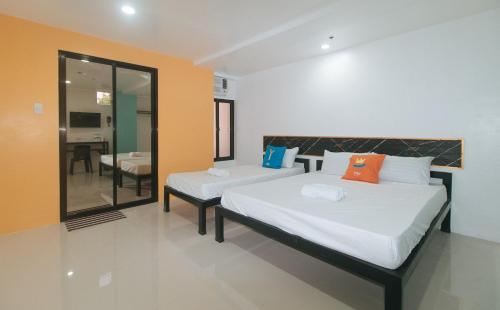 Sans Hotel near Enchanted Kingdom Santa Rosa Laguna in Laguna Sans Hotel near Enchanted Kingdom Santa Rosa Laguna in Laguna