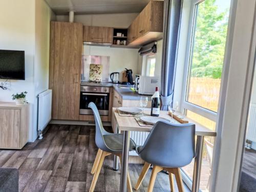 Holiday Home Tiny Haus am Altmühlufer by Interhome (Holiday Home Tiny Haus am Altmuhlufer by Interhome) in Beilngries Holiday Home Tiny Haus am Altmühlufer by Interhome (Holiday Home Tiny Haus am Altmuhlufer by Interhome) in Beilngries