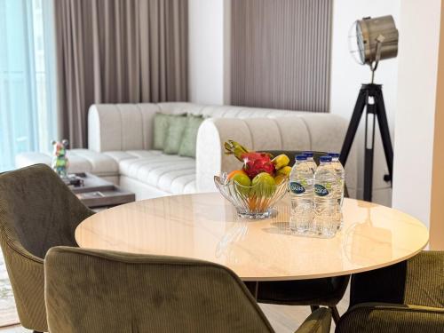 Luxury Retreat 1BDR Apartment in Yas Island Premium Location with Pool and Gym in Al Raha Beach Luxury Retreat 1BDR Apartment in Yas Island Premium Location with Pool and Gym in Al Raha Beach