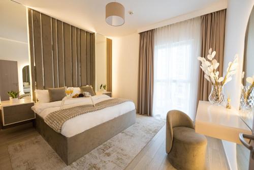 Luxury Retreat 1BDR Apartment in Yas Island Premium Location with Pool and Gym in Al Raha Beach Luxury Retreat 1BDR Apartment in Yas Island Premium Location with Pool and Gym in Al Raha Beach