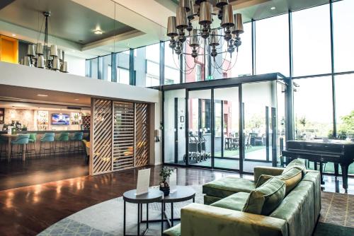 Зовнішній вигляд готелю, Holiday Inn Mulhouse By IHG in Мульуз Зовнішній вигляд готелю, Holiday Inn Mulhouse By IHG in Мульуз