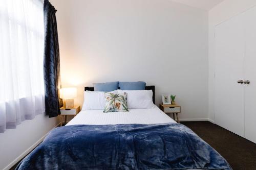 Spacious 3BR Retreat on City Fringe w Free Parking in นิวทาวน์ Spacious 3BR Retreat on City Fringe w Free Parking in นิวทาวน์